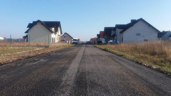 Nawierzchnie zostały utwardzone na ulicach: Władysława