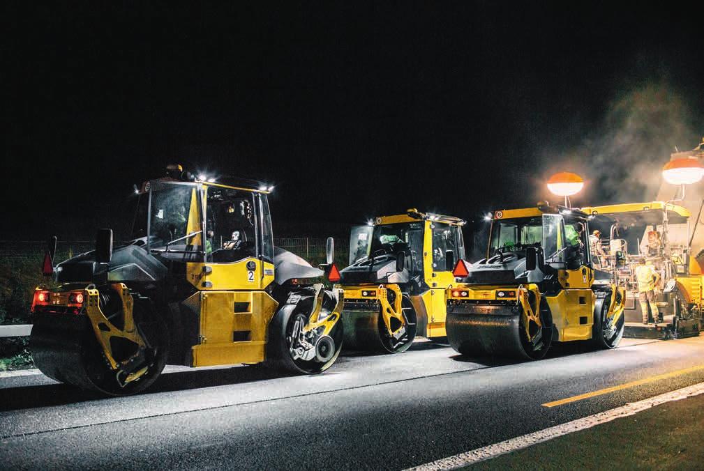 DOSTĘPNE SĄ TRZY WERSJE: BCM START. Operatorowi pokazywana jest liczba przejazdów oraz temperatura asfaltu.