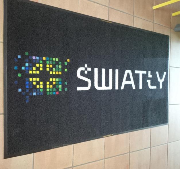 Runo jest odporne na zgniatanie i umożliwia absorpcję zanieczyszczeń stałych i ciekłych. Przyjmowanie wody 5 6 litrów na 1m².
