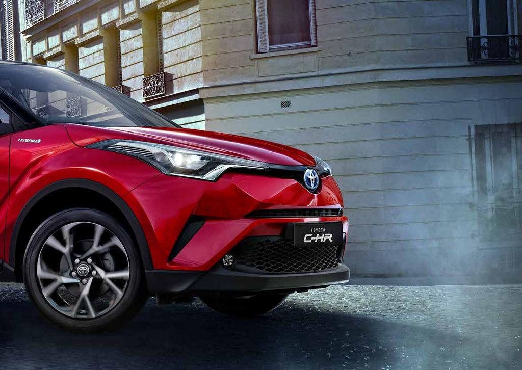 ŚĆ WIELKOŚĆ Niepowtarzalne nadwozie Toyoty C-HR jest jednym z największych