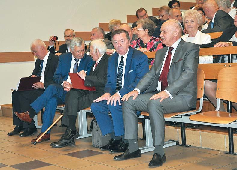 50 lat w yciu cz³owieka to d³ugi okres, to ca³e doros³e - zawodowe ycie.