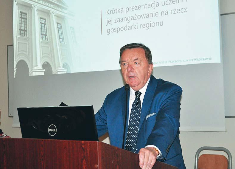 czêsto zosta³o utracone, jednak pozostaj¹ pamiêæ, nostalgia i w³aśnie têsknota.