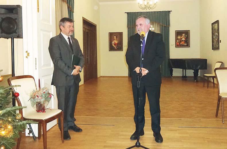 lne brzmienie stanowi¹ce wspania³¹ ucztê dla wra liwego ucha. Równie prezentowany repertuar zaskoczy³ s³uchaczy, gdy us³yszeliśmy m.in.