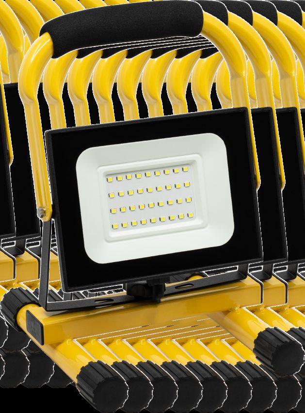 LED NL INDI naświetlacz LED przenośny OPRAWY LED OBUDOWA: odlew aluminium KLOSZ: szkło hartowane INNE: - Przewód zasilający w