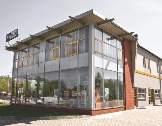 O NAS SZANOWNI PAŃSTWO! Z przyjemnością przekazujemy nasz nowy katalog produktów oświetleniowych. Znajdą w nim Państwo szeroką gamę wyrobów oferowanych przez firmę ANLUX.