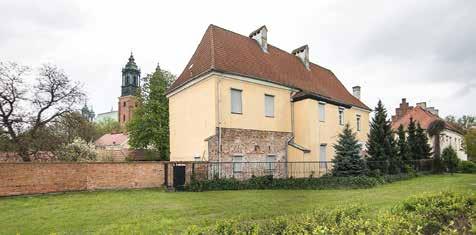 Ostrów Tumski W X wieku na Ostrowie Tumskim, wyspie zlokalizowanej między rzekami Wartą i Cybiną, powstał potężny gród, obok Gniezna najlepiej ufortyfikowany w rodzącej się właśnie Polsce.