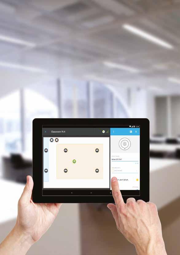 RoomSet jest kontrolowany z poziomu tabletu z Androidem. Można kopiować konfiguracje oświetlenia jak również całe grupy oraz pomieszczenia. Pobierz aplikację.