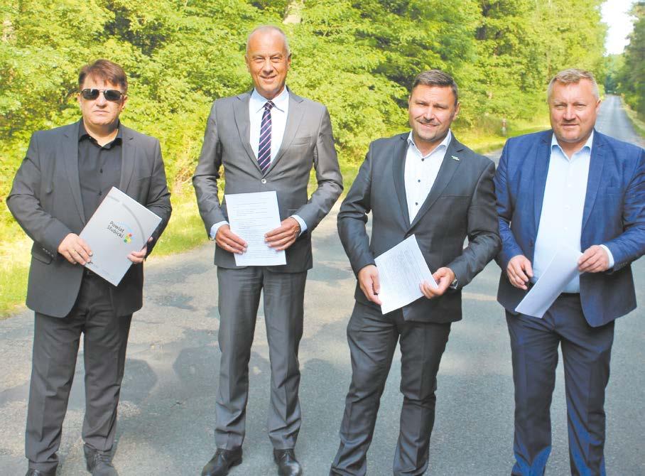 ) Program naprawczy przyjęty, zadania powiatu niezagrożone Podczas nadzwyczajnej sesji Rady Powiatu, która odbyła się 11 lipca, radni zdecydowaną większością głosów przyjęli