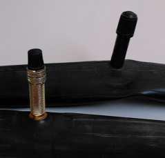 POMMEL ADJUSTMENT OF THE WHEEL FORK REGULACJ GŁOWICY WIDELCA KOŁA PRZEDNIEGO In order to adjust fork pommel should holding Aby zmienić położenie głowicy widelca należy the nut with wrench 10mm,