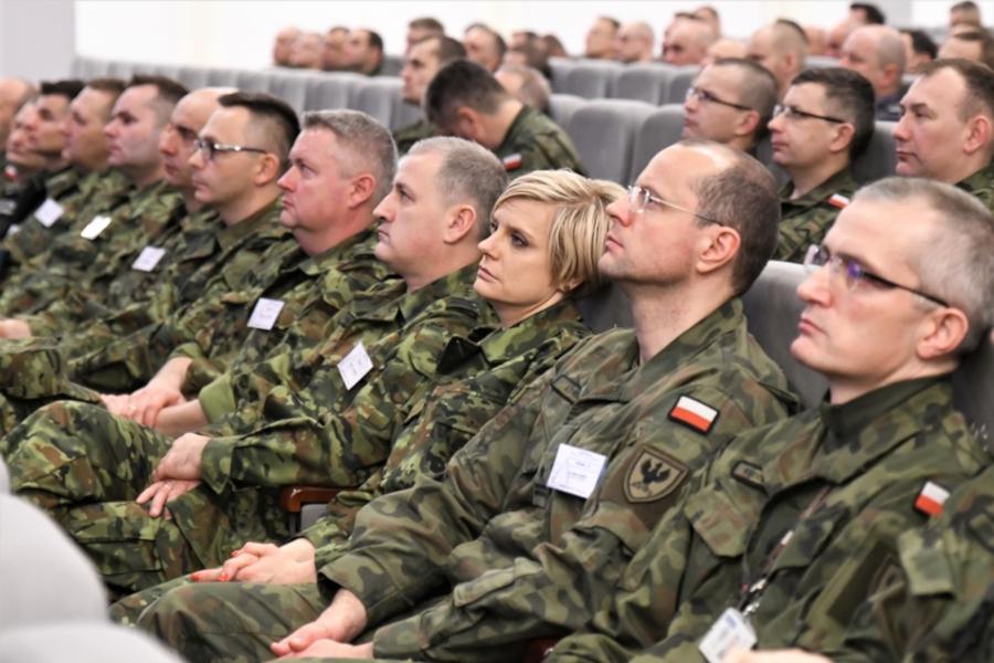 Fot. ASzWoj Z głębokim smutkiem i żalem przyjęliśmy wiadomość o śmierci Julii Koronkiewicz Uczennicy Szkoły Podstawowej nr 7 im. Jana Pawła II w Augustowie.