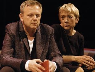2005/2006 Sezon 1956/57 237 Jonas Gardell PRZYTULENI (Cheek to Cheek) przek ad: Halina Thylwe re yseria, opracowanie muzyczne: Gabriel Gietzky dekoracje: Anita Burdziƒska kostiumy: Dominika Skaza