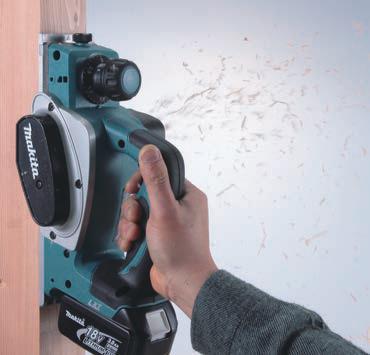 głębokość cięcia przy 90⁰ z akumulatorem BL1840 * z tarczą tnącą 3900 obr/min 150 mm 20 mm 57,5 mm 2,9 kg* AKUM.