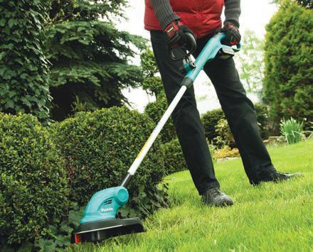 0 Szerokość cięcia Częstotliwość skoków z akumulatorem BL1415 * z ostrzem do trawy 16 cm 1250 /min 1,5 kg* 1.3 3.0 4.