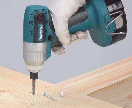 materiał bez wcześniejszego nawiercania ę Gumowany miękki uchwyt ergonomicznie zaprojektowany w celu zwiększenia komfortu pracy ę Udar mechaniczny ę Dostarczana w walizce z dwoma akumulatorami i