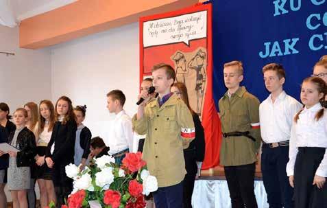 Program artystyczny w wykonaniu uczniów Zespołu Szkolno-Przedszkolnego w Wadowicach Górnych oraz uczniów