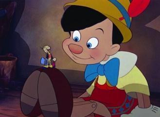 Postacie z filmu wciąż stanowią ważną część tradycji Disney owskiej i często je widać na różnych imprezach w parkach.