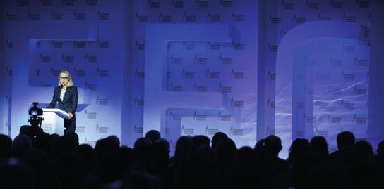 EUROPEJSKI KONGRES FINANSOWY VIII EUROPEJSKI KONGRES FINANSOWY NA STULECIE O INNOWACYJNĄ I BEZPIECZNĄ PRZYSZŁOŚĆ SEKTORA FINANSOWEGO W trzecim tygodniu czerwca, w dniach 18-20 czerwca 2018 roku, w