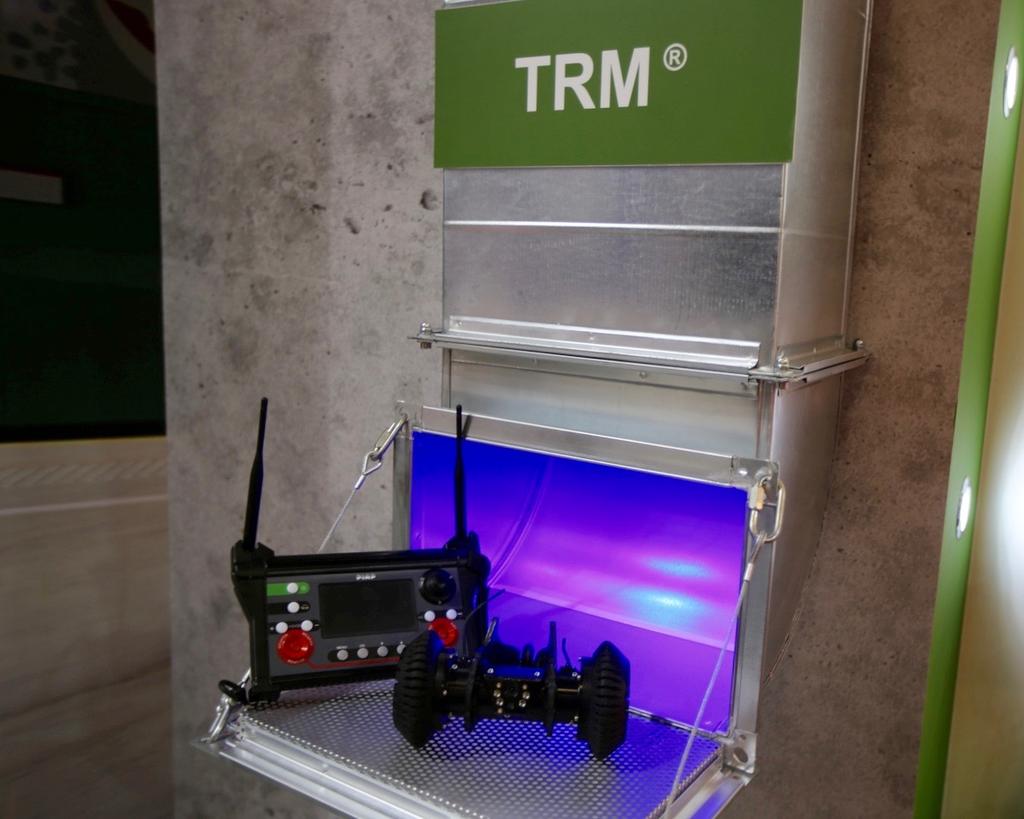 Robot TRM. Fot. Defence24.pl Ponadto, podczas salonu pokazywany jest zestaw obserwacyjny przeznaczony do kontroli miejsc trudno dostępnych EXPLORER.
