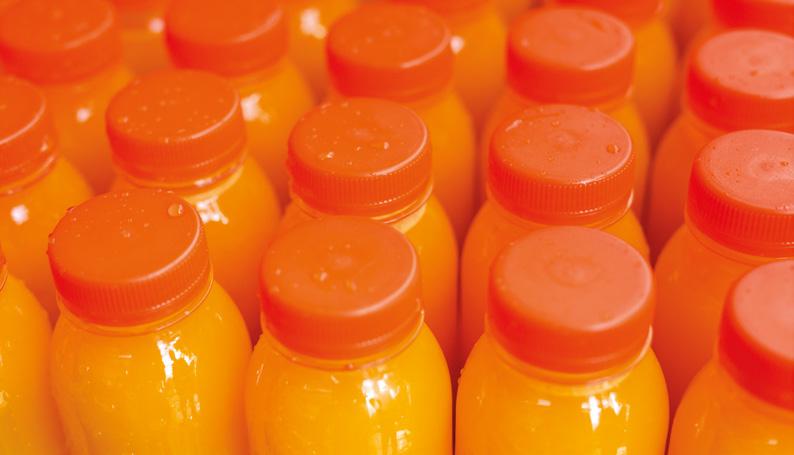 SOK PRODUKT OTRZYMYWANY Z DOJRZAŁYCH OWOCÓW LUB WARZYW. SOKIEM MOŻE BYĆ NAZYWANY TYLKO PRODUKT O ŚCIŚLE OKREŚLONYCH CECHACH, KTÓRE SĄ UNORMOWANE PRZEPISAMI PRAWNYMI.