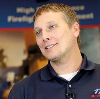 Paul Quitzau Tegra Medical, Massachusetts, USA Cory Mack Task Force Tips, Indiana, USA Właśnie wytworzyliśmy milionową część w pierwszej komórce UR5 w okresie krótszym niż jeden rok.