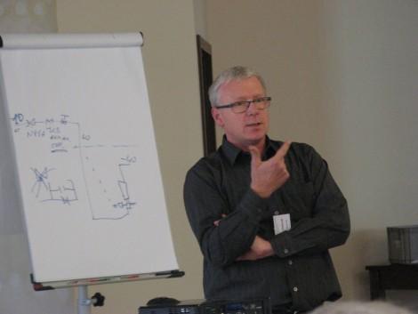 Tomasz Pellowski specjalista w zakresie serwisowania amoniakalnych instalacji chłodniczych Warsztaty podsumował prof. dr hab. inż.