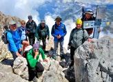 wejście na przełęcz Vodo di Siella. Wędrówka granią przez Monte Siella i Monte Tremoggia na Monte Camica ( 2564 m n.p.m.) Zejście do Rif. Fonte Vetica. Czas przejścia ok. 6,5 godz.