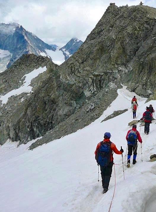 Trekkingi I. ALPY ZACHODNIE 1. Alpy Sabaudzkie. Trekking wokół Mont Blanc 2. Alpy Graickie. Park Narodowy Gran Paradiso 3. Alpy Walijskie, Alpy Penińskie. Wokół Matterhorn i Monte Rosa 4.