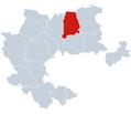 Zabudowa zasadniczo sytuuje się wzdłuż głównych ciągów komunikacyjnych łączących poszczególne sołectwa, stanowiąc przeobrażony w wielu miejscach układ pasmowy.