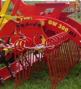 11 9 Pozycja robocza i regulacja głębokości roboczej 9.1 Regulacja głębokości Do ustawienia głębokości przy GK 250/300 M1 niezbędne są 2 etapy robocze. 1.
