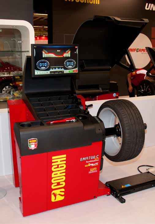 Bezkontaktowy pomiar rozmiarów koła op t Automatyczne mocowanie koła SONAR RUNOUT
