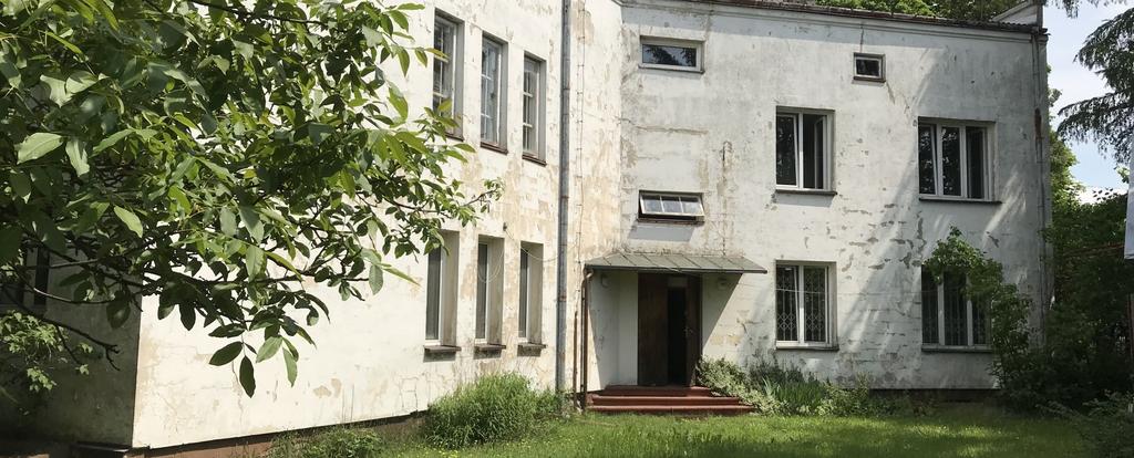 Konstancin-Jeziorna, ul. Warszawska Dom (Wolnostojący) na sprzedaż za 2 150 000 PLN pow. 1 537 m2 22 pokoi 3 piętra 1960 r.