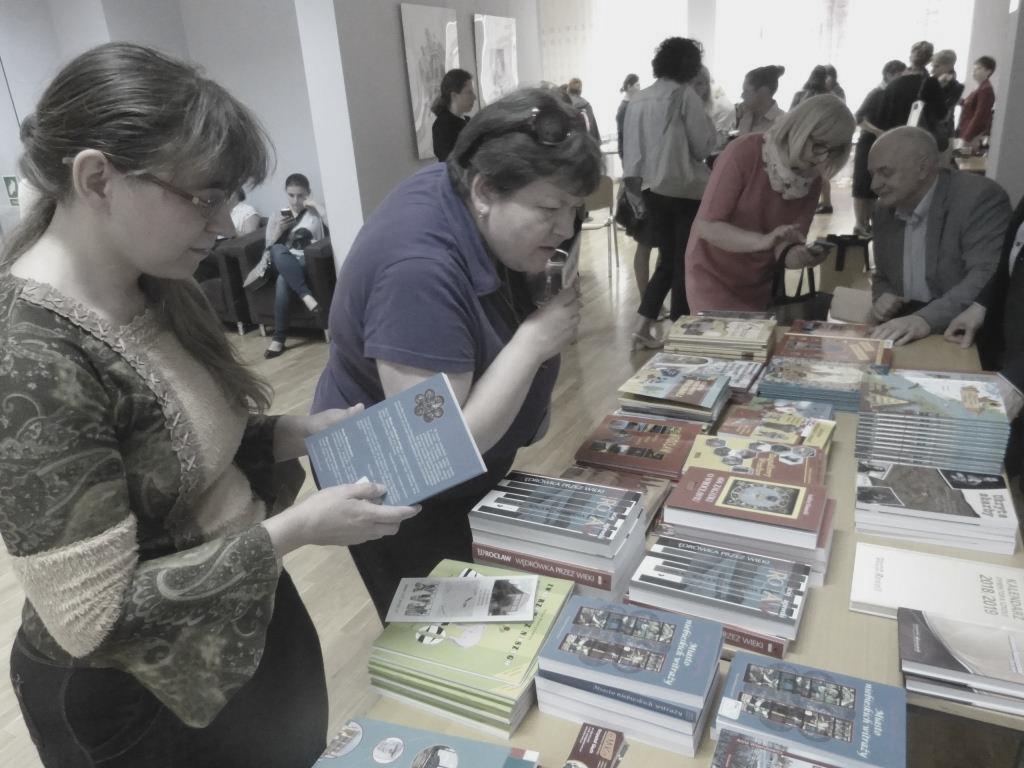 O KORZY?CIACH CZYTANIA KSI??EK MÓWI SI? BARDZO WIELE I OD? ZAWSZE 25 kwietnia 2018 r. w Dolno?l?skiej Bibliotece Pedagogicznej we Wroc?awiu odby?o si? 6. Seminarium zorganizowane z okazji Mi?
