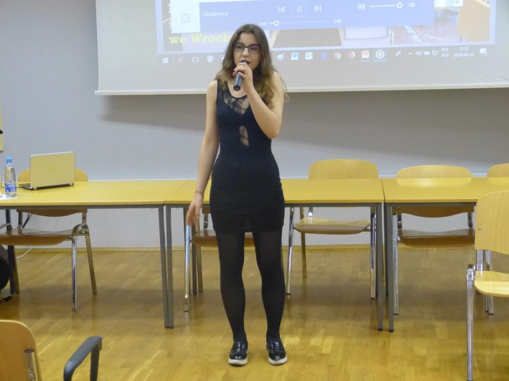a piosenki: Okularnicy do tekstu Agnieszki Osieckiej i muzyki Jaros?