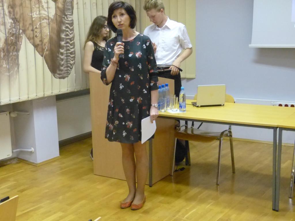 DZIA?ALNO?? BIBLIOTEKI SZKOLNEJ I PREZENTACJA PROJEKTÓW ARTYSTYCZNYCH LO NR XVII IM. A. OSIECKIEJ WE WROC?AWIU JOLANTA NOGAJ nauczyciel bibliotekarz LO nr XVII we Wroc?awiu?piewasz? Grasz?