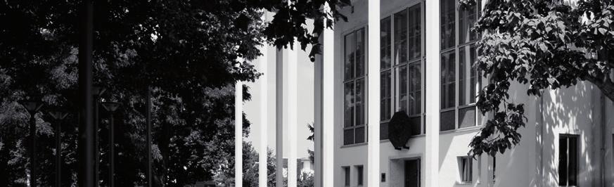 KONTROLA PUBLICZNA W UNII EUROPEJSKIEJ 101 NIEMCY BUNDESRECHNUNGSHOF Misja: W obecnej formie istnieje od 1950 r. Utworzono w 1714 r. Strona internetowa: www.bundesrechnungshof.