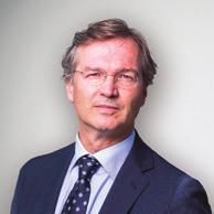 KONTROLA PUBLICZNA W UNII EUROPEJSKIEJ 163 ORGANIZACJA KIEROWNICTWO PREZES Arno Visser został powołany na to stanowisko 15 października 2015 r. Członkiem Zarządu natomiast został 15 stycznia 2013 r.