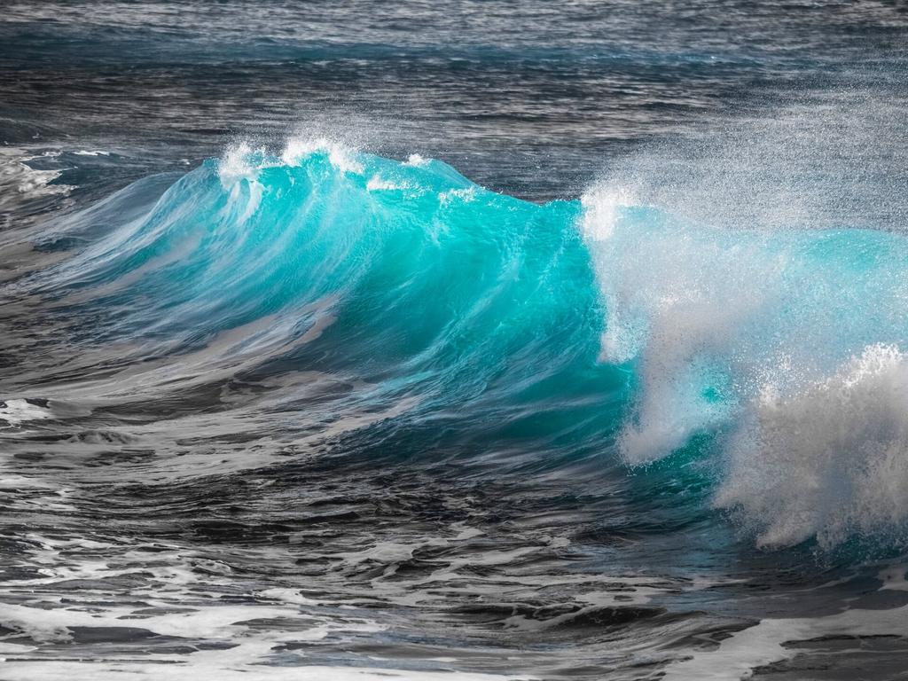 Gospodarka morska Gospodarka morska Wstęp Wiesz już, jak zróżnicowane są klimaty na Ziemi, znasz też podział oceanu światowego. Potrafisz wskazać korzyści z dostępu do mórz i oceanów.