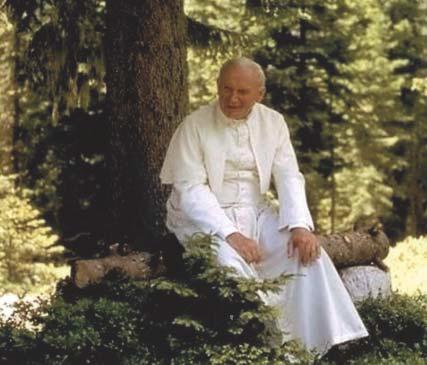 Jan Paweł II, 8-9 czerwiec 1999 r., wypoczynek w lasach mazurskich, podczas pielgrzymki do Ełku.
