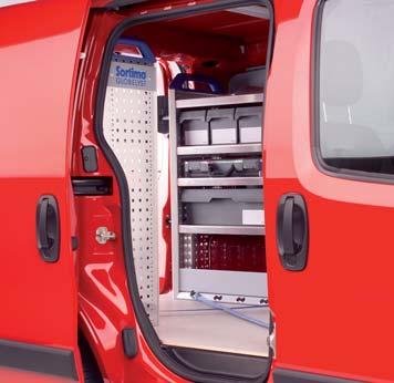Fiat Fiorino Rozstaw osi: 2513 mm Na yczenie wi cej przyk adów mo liwych sposobów zabudowy samochodu Strona kierowcy (lewa) Soboflex bezpieczna pod oga Multiplet 12 mm antypoêlizgowa dopasowana do