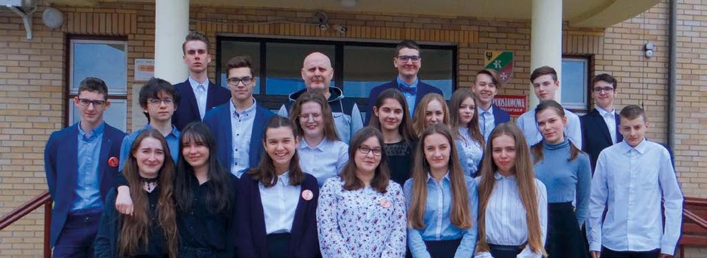 EDUKACJA 7 Kobierzyce w roku szkolnym 2018/2019 GIMNAZJUM /// BIELANY WROCŁAWSKIE /// klasa III A /// wychowawca Robert Sokołowski Weronika Badurowicz / Aleksandra Banaś / Sebastian Błahuta / Mikhail
