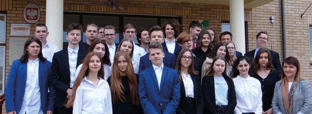 / Klaudia Maciak / Kseniia Marakulina / Franciszek Mazoń / Bartłomiej Mrozik / Aleksander Michelini / Wiktoria Rusin / Mikołaj Sarnik / Jasmin Woś / Adam Zawisza / Jakub Ziętek GIMNAZJUM /// BIELANY