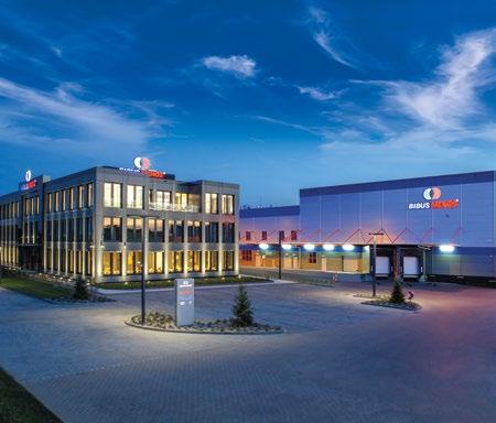 jak najniższe koszty produkcji. Na rynku wprowadzane są stale coraz nowsze, szybsze urządzenia, posiadające bardziej trwałe elementy, dzięki którym wzrasta ich produktywność i niezawodność.