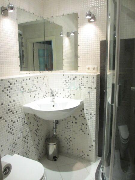 tel. +48 22 661 51 77,