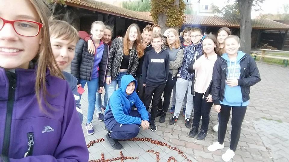 Str. 2 Nasi uczniowie Klasa VIIIa Wychowawca: Ewa Kłos 1. Weronika Arentowicz 2. Nadia Betka 3. Martyna Birna 4. Piotr Dylewski 5. Michał Głowiński 6. Jakub Gracek 7. Julia Hinz 8. Alicja Janicka 9.
