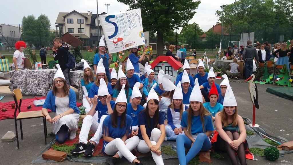 Nr 2 (48), czerwiec 2019 P oczątek był pełen wyzwań. Trudne sprawdziany, ogromna ilość kartkówek... są już za nami! W naszej klasie VIII B wiele się działo.