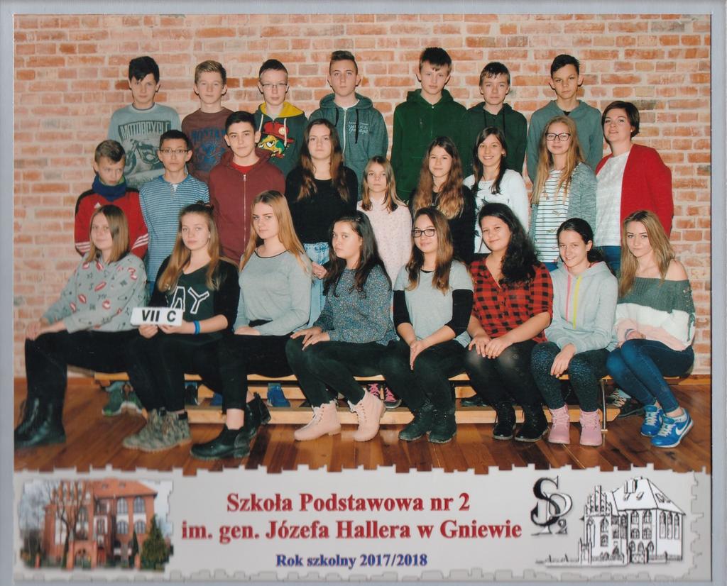 Str. 6 Nasi uczniowie 1. Kacper Badziąg 2. Kornelia Bąkowska 3. Oliwia Bonin 4. Kacper Cwajda 5. Jakub Czekliński 6. Julia Derlatka 7. Szymon Goleniewski 8. Dominik Jueppner 9.