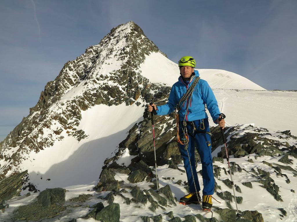 osobistościami jak Jerzy Kukuczka, Krzysztof Wielicki czy Janusz Majer. Jest pięciokrotnym zdobywcą Mount Everest i dokoł tego jako pierwszy i jedyny Polak w historii.