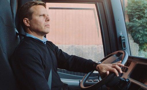 Aktywny Układ Kierowniczy Volvo korzysta ze wspomagania stosownie do potrzeb w poszczególnych sytuacjach.