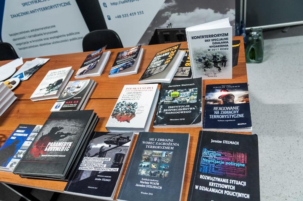 można było się zapoznać także z pojazdami, sprzętem oraz wyposażeniem specjalistycznym policyjnych oraz wojskowych sił specjalnych z Oddziału Specjalnego Żandarmerii Wojskowej oraz Samodzielnego