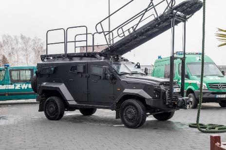 Sektor ochrony osób i mienia: 1. Polska Izba Ochrony 2. Securitas Polska 3. Impel Facility Services 4. Solid Security 5. Jarexs Legnica 6. International Bodyguard Association 7. City Security 8.